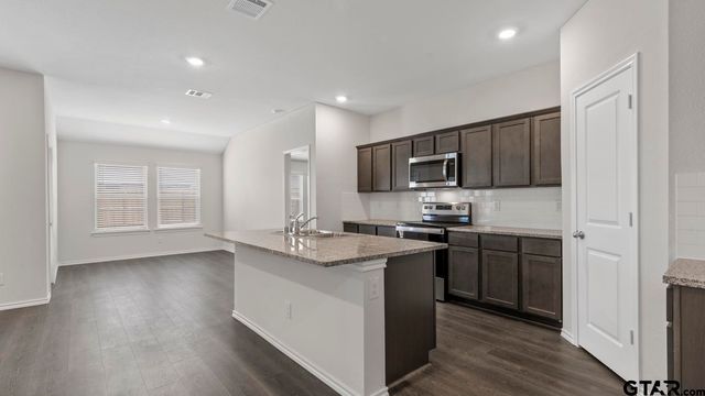 3037 Hidden Valley Drive, Lindale, TX 75771