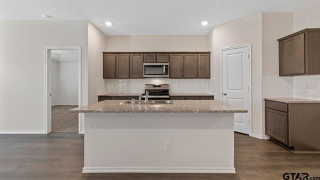 3037 Hidden Valley Drive, Lindale, TX 75771