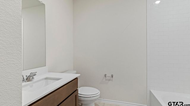 3037 Hidden Valley Drive, Lindale, TX 75771