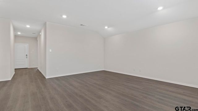 3037 Hidden Valley Drive, Lindale, TX 75771