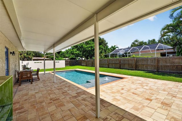6505 1ST AVENUE N, St Petersburg, FL 33710