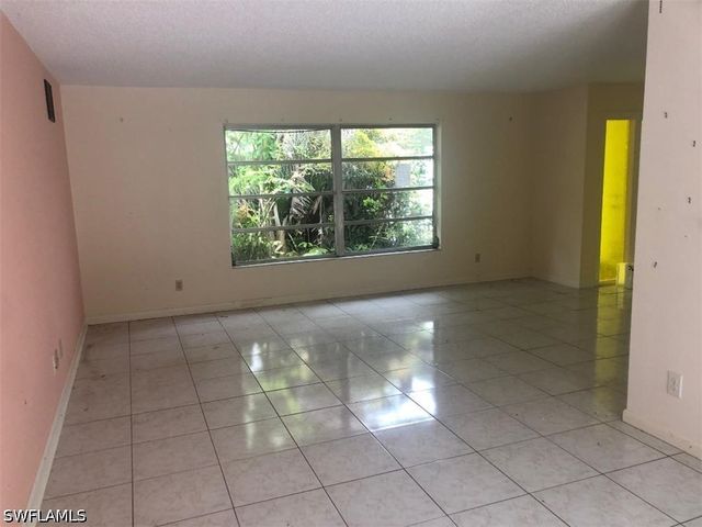 224 Pine Valley CIR, Naples, FL 34113