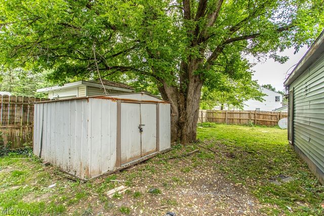 1358 Belvedere Avenue SE, Warren, OH 44484
