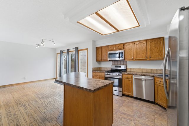 401 Edgewood Lane, Pleasant Hill, IA 50327