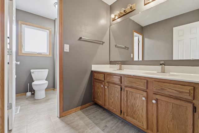 401 Edgewood Lane, Pleasant Hill, IA 50327