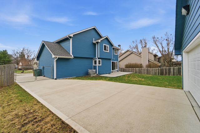 401 Edgewood Lane, Pleasant Hill, IA 50327