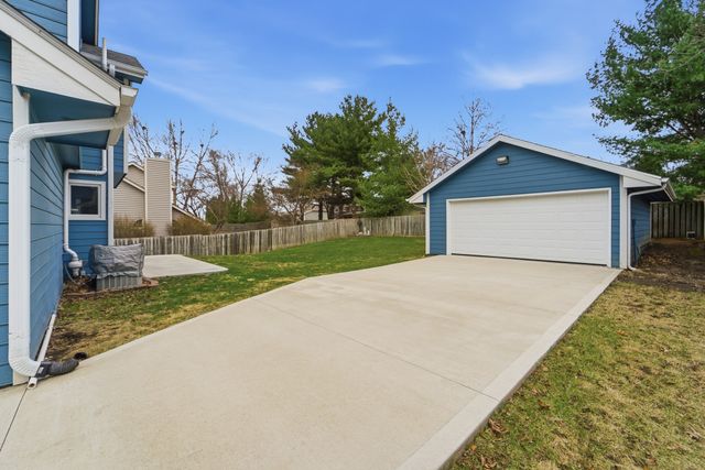 401 Edgewood Lane, Pleasant Hill, IA 50327