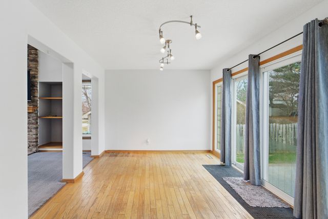 401 Edgewood Lane, Pleasant Hill, IA 50327