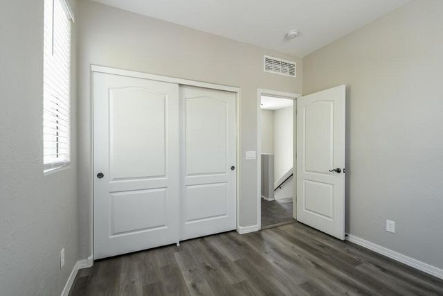 2403 W Dusty Wren Drive, Phoenix, AZ 85085