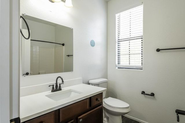 2403 W Dusty Wren Drive, Phoenix, AZ 85085