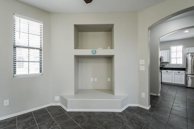 2403 W Dusty Wren Drive, Phoenix, AZ 85085