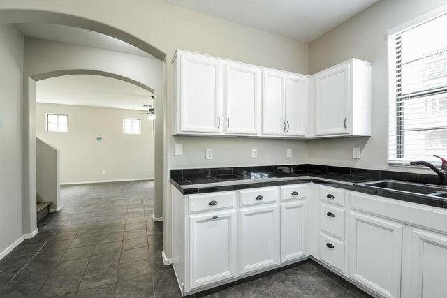 2403 W Dusty Wren Drive, Phoenix, AZ 85085