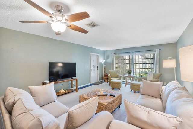 4678 Finchwood Lane A, Boynton Beach, FL 33436