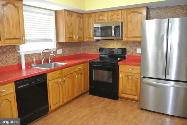 6 COBBLESTONE DR, Horsham, PA 19044
