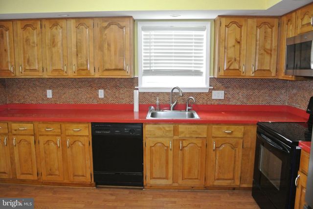 6 COBBLESTONE DR, Horsham, PA 19044