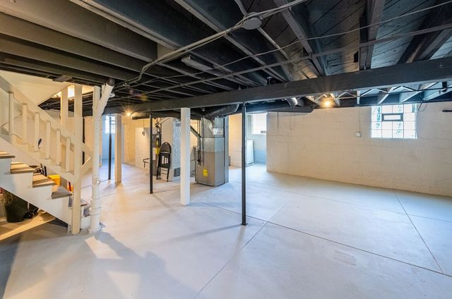 655 Glenwood Avenue, Joliet, IL 60435