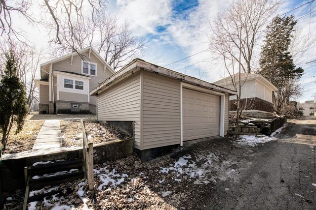 655 Glenwood Avenue, Joliet, IL 60435