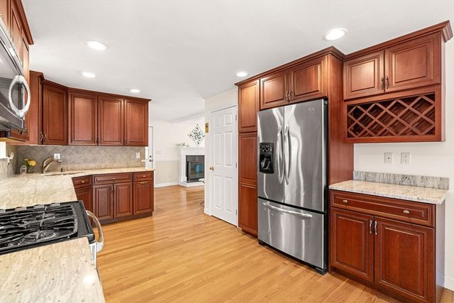 7 Leary Dr., Tewksbury, MA 01876