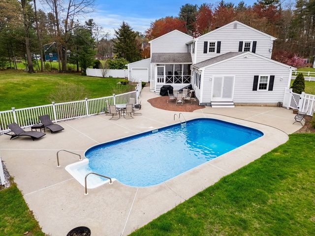 7 Leary Dr., Tewksbury, MA 01876