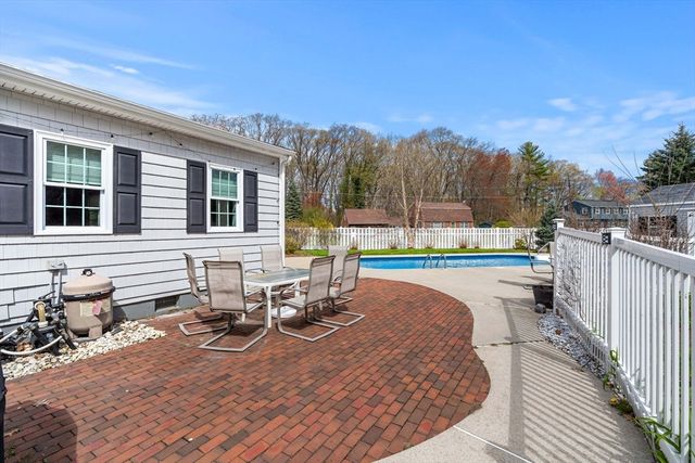 7 Leary Dr., Tewksbury, MA 01876