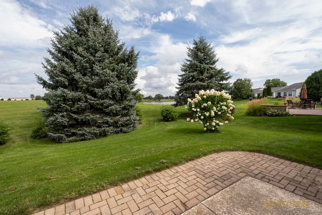 11620 Windsor Drive, Huntley, IL 60142