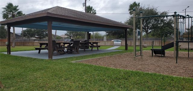 2007 Margaret Ln, Kingsville, TX 78363