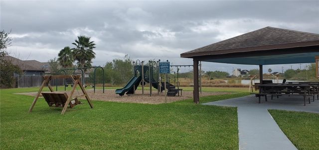 2007 Margaret Ln, Kingsville, TX 78363