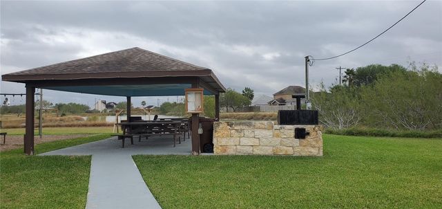 2007 Margaret Ln, Kingsville, TX 78363