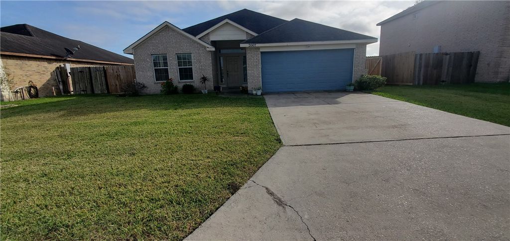 2007 Margaret Ln, Kingsville, TX 78363