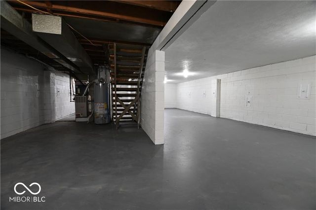 5820 E 40th Street, Indianapolis, IN 46226