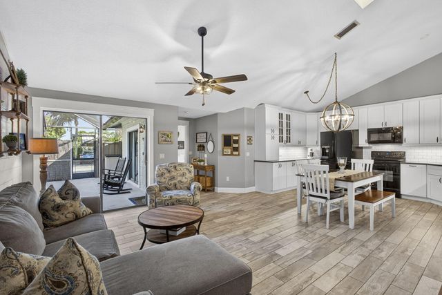 5602 Golden Eagle Circle, Palm Beach Gardens, FL 33418