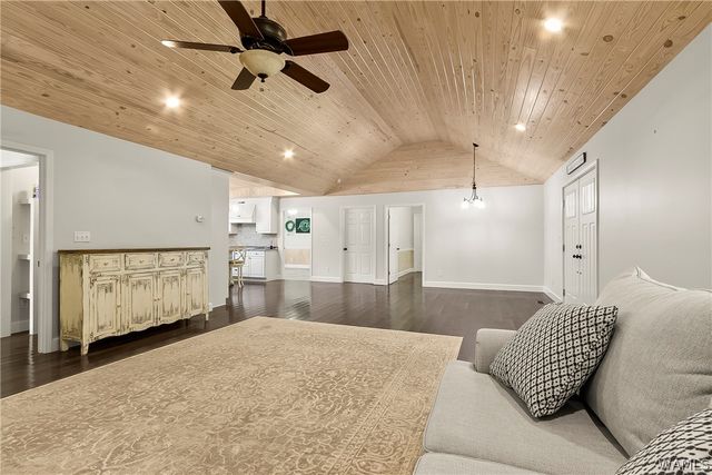 2426 County Road 52, Moundville, AL 35474