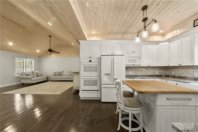 2426 County Road 52, Moundville, AL 35474