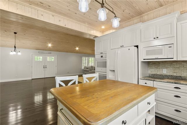 2426 County Road 52, Moundville, AL 35474