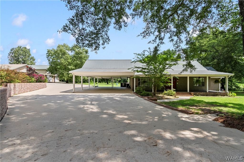 2426 County Road 52, Moundville, AL 35474