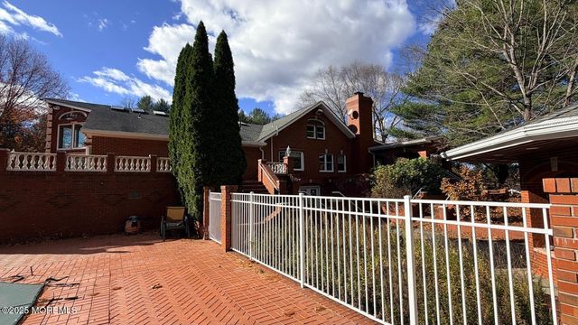 19-23 Roberts Road, Millstone, NJ 08535