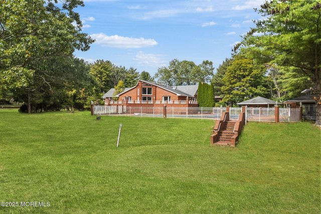19-23 Roberts Road, Millstone, NJ 08535