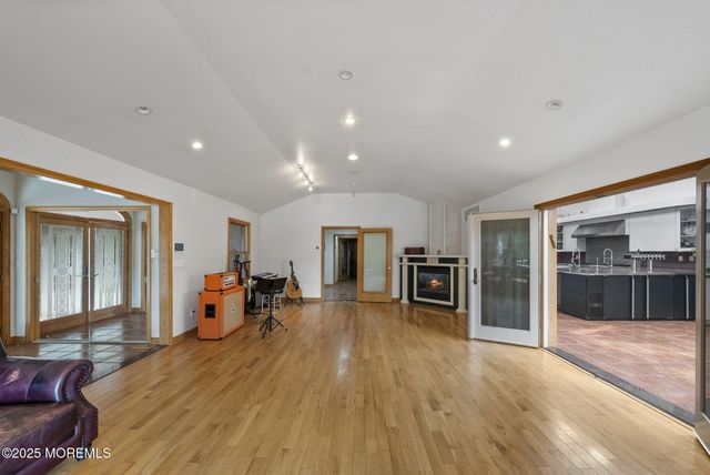 19-23 Roberts Road, Millstone, NJ 08535
