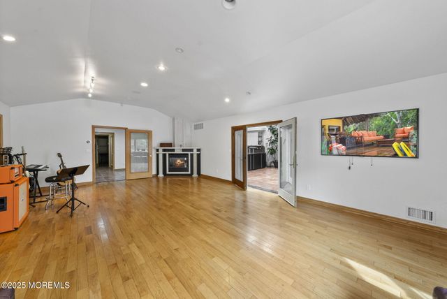 19-23 Roberts Road, Millstone, NJ 08535