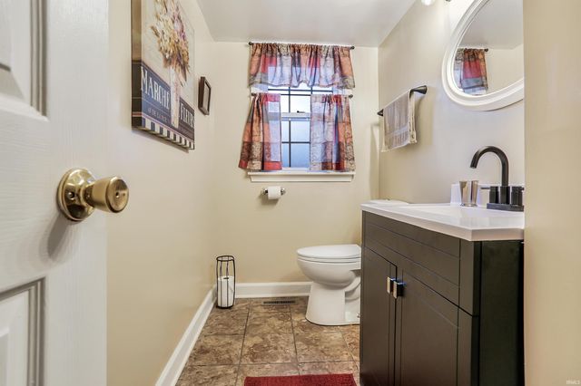 908 Stewart Avenue, Evansville, IN 47715