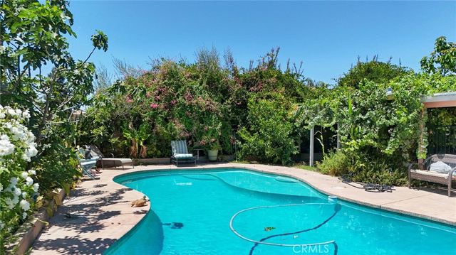 6225 Galanos Court, Bakersfield, CA 93313