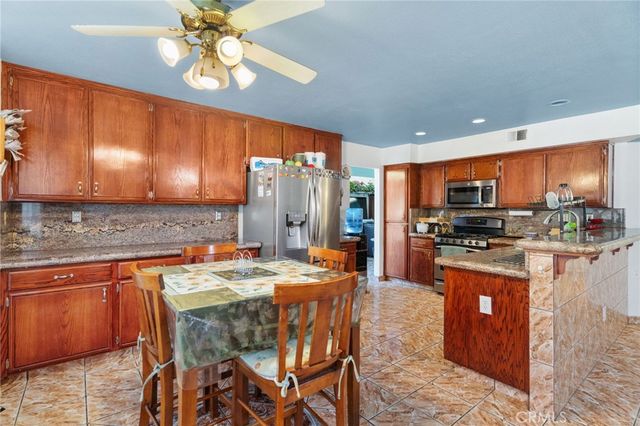 6225 Galanos Court, Bakersfield, CA 93313