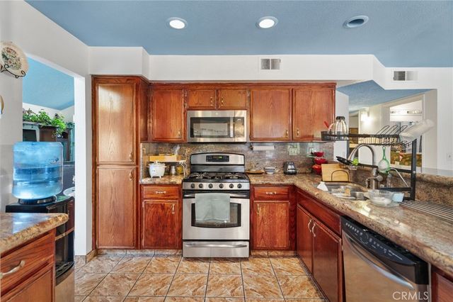 6225 Galanos Court, Bakersfield, CA 93313