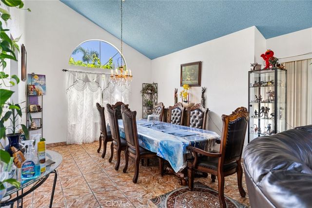 6225 Galanos Court, Bakersfield, CA 93313