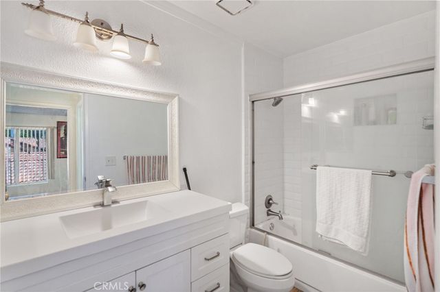 6225 Galanos Court, Bakersfield, CA 93313