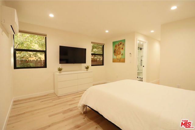 918 N San Vicente Boulevard E, West Hollywood, CA 90069