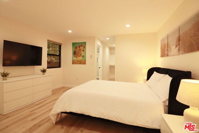 918 N San Vicente Boulevard E, West Hollywood, CA 90069