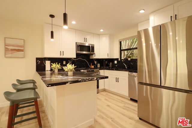 918 N San Vicente Boulevard E, West Hollywood, CA 90069