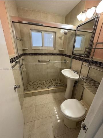 510 W 36th Pl, Hialeah, FL 33012