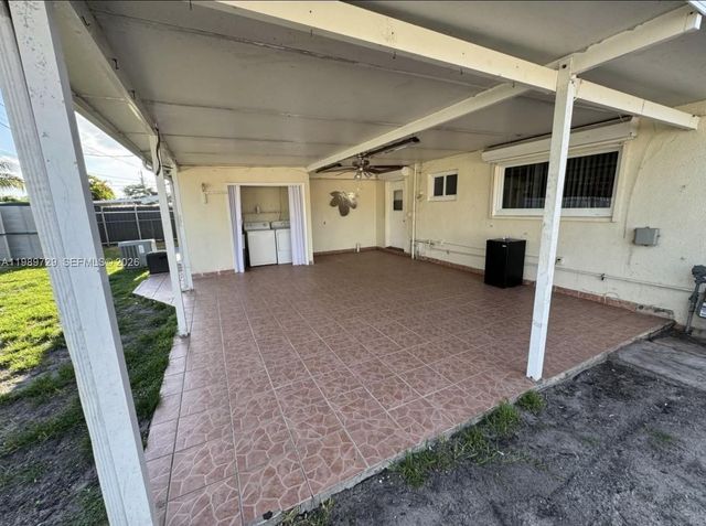 510 W 36th Pl, Hialeah, FL 33012